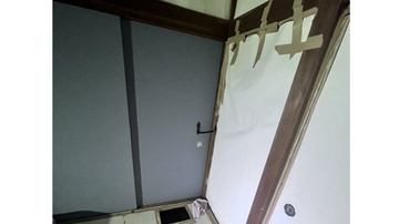 「ミステリー小説に出てきそう」夜逃げ物件に残された“リアル開かない部屋”…引き戸にドアチェーン、大家が目撃した異様な改造の真相