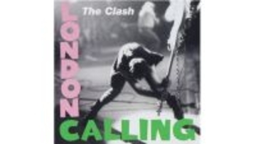 〈世界で一番有名なロック写真〉ザ・クラッシュのポール・シムノンが大後悔「もし俺が賢ければ、スペアのほうに持ち替えて弾いてたんだろうな」写真に隠された真実の物語