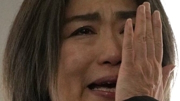 〈失職の田久保市長が涙〉クビで渾身の自虐ネタ「市長職も中退でなく除籍になってしまいました！」あきらめ？ 再起？「再出馬は相談して決めます」議長は「退学だろ！」と怒り