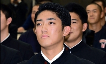 〈ドラフト12球団・結果分析〉「1位指名は疑問」巨人の織田“強行指名”、阪神・日本ハムは一本釣り…楽天・中日の抽選で明暗、ソフトバンクは史上最多24人指名