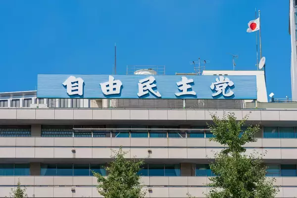 自民党を叩けばフォロワーが増える？ SNSで世論を操作しているのは誰なのか…知っておきたい“情報操作”の3つの目的