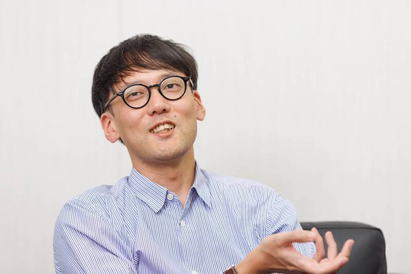 斎藤幸平が考える“人新世のリーダー論”。「ボトムアップ型の自治では、カリスマ型のリーダーがひとりではなく、自分の得意分野で自主的に動くことのできる人が大勢いる“リーダーフル”な状態が重要」