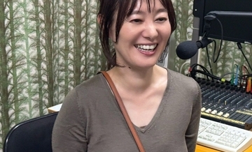 「胸が気になりニュースが入ってこない」との抗議も…元NHK竹中知華アナ（43）の“隠していた”過去と胸を張る今