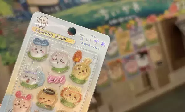 〈ちいかわ争奪戦〉「転売ヤーから買うなんて魂を売るようなもの」映画特典シールに殺到…満席続出の裏側