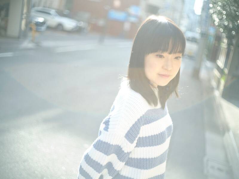 声帯手術、養母の命日のラストライブ…「いつかは自分もお母さんみたいに」川嶋あいの音楽の原点はMDウォークマン