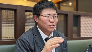 先輩の男性器を触ることを強要されたり、練習中に暴行を受け…早稲田大の名門体育会から大手企業勤務エリートがホストクラブ内勤に転身した理由「夜職にはあって一般企業にはないものが…」