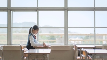 地元の短大卒も都市部の四大卒も、地方で働くなら生涯賃金は同じ？ 「地方女子」にとって大学進学という「投資」を回収できる見込みはどれくらいなのか