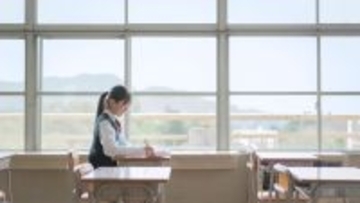 地元の短大卒も都市部の四大卒も、地方で働くなら生涯賃金は同じ？ 「地方女子」にとって大学進学という「投資」を回収できる見込みはどれくらいなのか