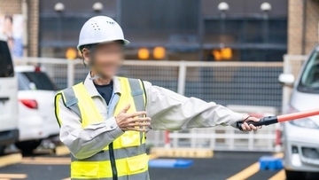 「敬老の日も警備のバイト」少ない年金で15時間労働に耐える65歳男性と「夫が働かないから」とパートする69歳女性、貧困高齢者のリアル
