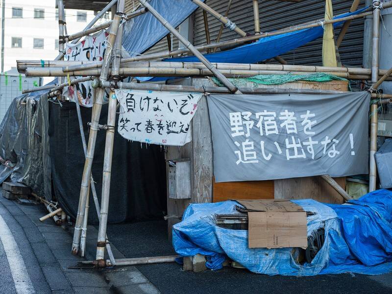 「人が死んでいる！頭血出てる！うめきが聞こえる…」西成出身のラッパーSHINGO★と歩く「今回人間で生まれたから、人間ムキ出しで生きたいから」《西成さんぽ》