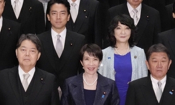 高市政権のもとで風邪薬・湿布薬が保険適用外で健康被害の恐れも…「ロキソニン錠60mg」美容目的で悪用される「ヒルドイド」も保険適用される現行制度の是正に一歩