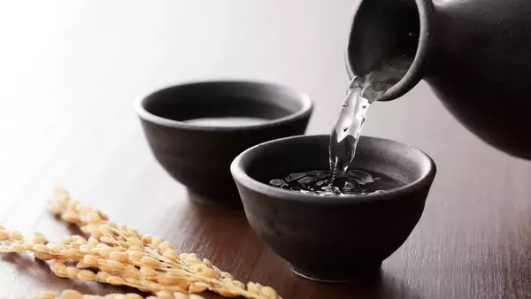 お酒好きなら知っておきたい「老けない」飲み方…抗糖化作用のある3つのお酒と、飲酒後には「禁断」の食事