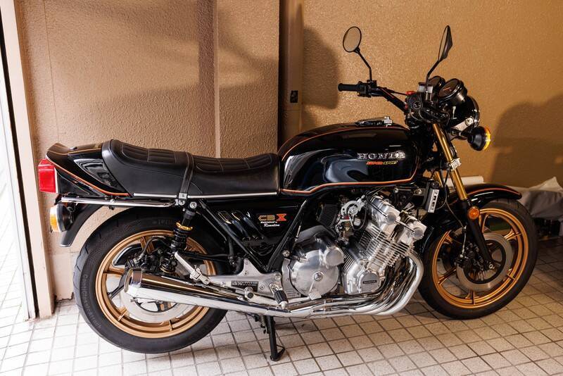 異常高騰の旧車バイク…「仕入れてそのまま売っちゃう悪徳業者も」と専門店が警鐘。総額2000万円超えのバイクオーナーは「ツーリング中、盗難怖い」【2023記事 9位】