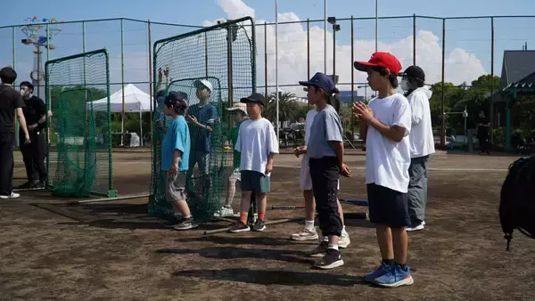 野球界のレジェンドがグラウンドに現れた日｜王貞治・栗山英樹と子どもたちの特別な瞬間