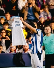 久保建英、“プロ初”ヘディング弾！サポーターには「異例」の謝罪