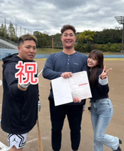 巨人・リチャード&amp;外薗葉月が婚姻届を提出　証人は高橋みなみ＆山川穂高