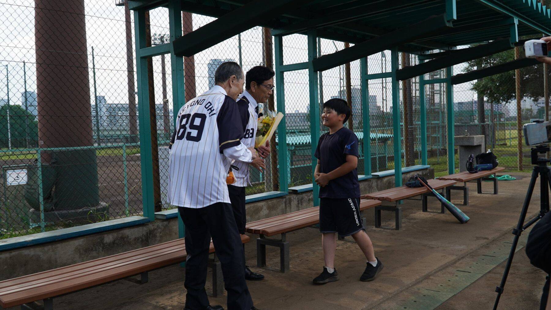 「それは諦めてください」王貞治・栗山英樹が双子の"突撃インタビュー"に本気で答えた｜球心会 Behind the Scenes #4