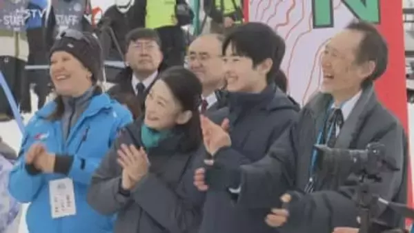 秋篠宮妃紀子さまと悠仁さま　スキー世界大会を観戦　悠仁さまは公的行事での来道は初　留寿都村