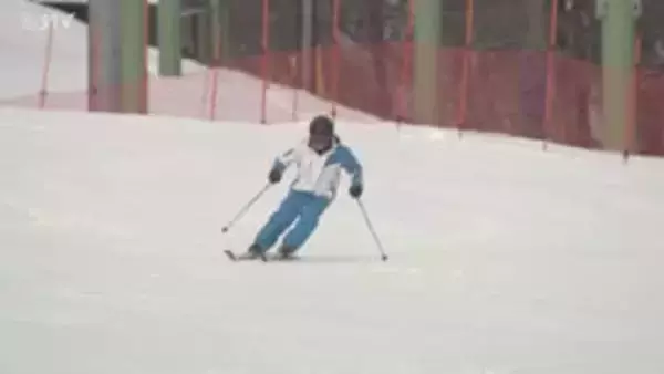 札幌藻岩山スキー場オープン　新たにスノーボード全面解禁　積雪が少なくまだ一部のコースのみ