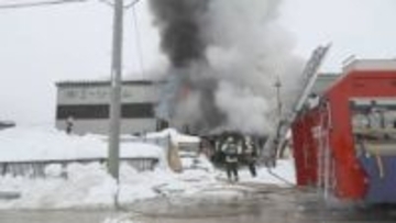 雪で埋まった「猫の通り道」をバーナーでとかそうと…倉庫が火事 隣の建物にも延焼 北海道