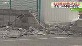 「駐車場の塀に車が突っ込む　隣の店舗の駐車場まで進入　直前には別の車に接触する事故も　札幌」の画像1
