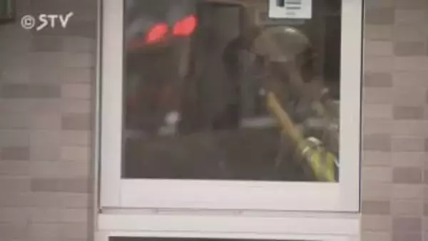 速報「8階から煙が出ている」部屋の中が一時炎上　約20分後に鎮圧　札幌市中央区のマンション