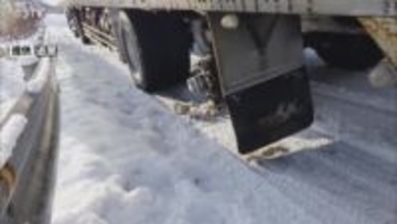 大型トレーラーのタイヤ脱落 会社の外壁損壊 運転手は気付かず走行続ける 北海道長万部町