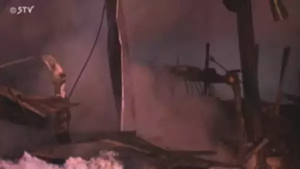 「物置が炎上中」と通報　札幌市清田区で倉庫と周辺の廃材燃える火事　通報の男性顔面をやけど