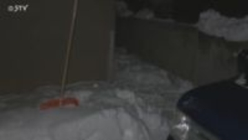 アパートの屋根の雪下ろし中に転落か　30代とみられる男性が頭部から出血し病院搬送　北海道深川市