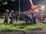 「中央分離帯の街路樹なぎ倒し車が横転 2人死亡 北海道苫小牧市」の画像1