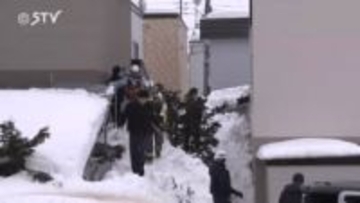【速報】重体で搬送の60代男性が死亡　落雪に巻き込まれ約3mの高さから転落　札幌市白石区