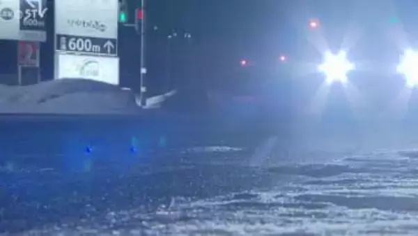 横断歩道を渡っていた女性がトラックにはねられる 女性は頭部から出血し病院搬送 札幌市