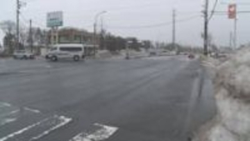 乗用車2台が立て続けに高齢女性はねる うち１台が現場離れその後の捜査で特定　北海道岩見沢市