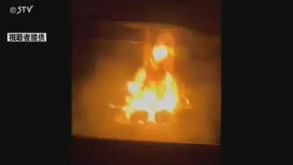 【映像】走行中に異音…高速道路で突然トレーラーの右後輪から出火　けが人なし　北海道北広島市