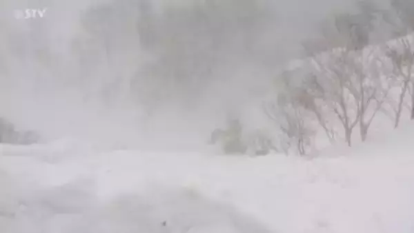 【続報】外国人男性か　なだれに巻き込まれ搬送　意識はっきりせず…　北海道・上富良野岳