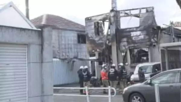 火元は１階居間のストーブか　現場の実況見分終わる　火事現場に３人遺体…身元確認急ぐ　北海道