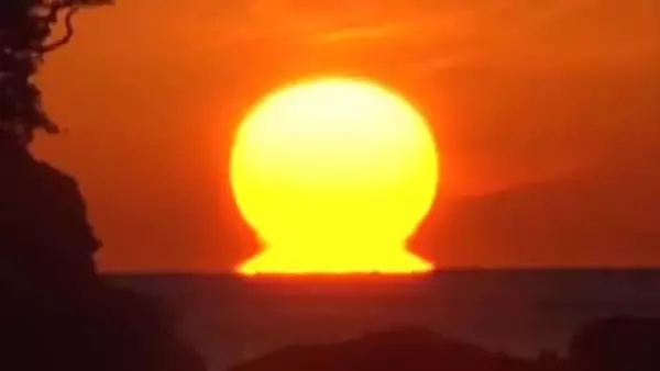 【高知】宿毛市で『だるま夕日』　ひと冬10回ほどの「幸運の夕日」気象条件がそろえば2月まで