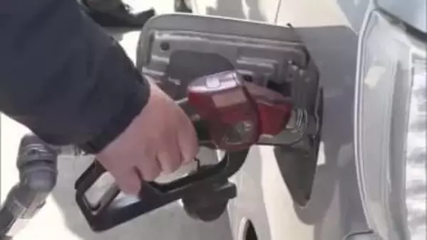 今後200円超の可能性も！？中東情勢緊迫化でガソリン“20円”値上げへ　駆け込み給油する人も【高知】