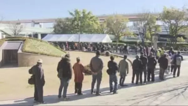 神戸・東遊園地で炊き出し　生活困窮者に食事振る舞い年越しを支える