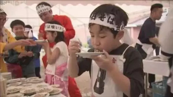 豊岡市出石町で名物・皿そばを食らう！　恒例のそば食い大会