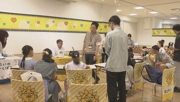 神戸阪急でサンテレビなどの職業体験イベント　子どもたちが報道記者を体験