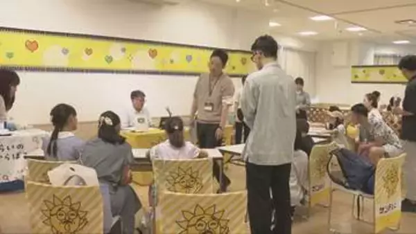 神戸阪急でサンテレビなどの職業体験イベント　子どもたちが報道記者を体験