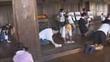 「世界遺産・国宝姫路城の大天守で床磨き　国宝五城で同時開催」の画像1
