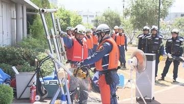 南海トラフ地震へ備え　神戸市の兵庫運河で警察や消防などが合同訓練