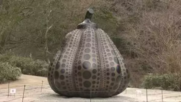 草間彌生の代表作「南瓜」が六甲山で公開　六甲ミーツ・アートに向け先行展示