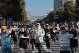 「世界遺産姫路城マラソン開催　1万4000人が快走　コメンテーターの辰巳郁雄さんも完走」の画像1