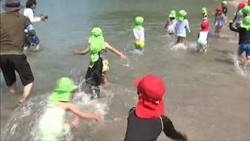 兵庫県新温泉町の海水浴場で県内で最も早い海開き