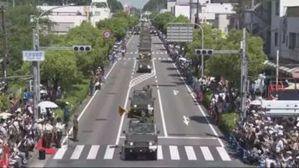 陸上自衛隊が市中パレード　兵庫県内で初めて
