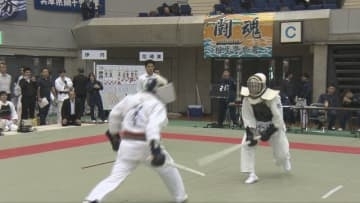 各署から精鋭が集結！　兵庫県警の警察官が「逮捕術」競う大会