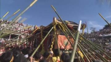 姫路市「灘のけんか祭り」本宮　みこしのぶつけ合い／兵庫県